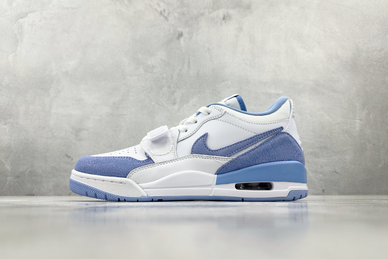 N版 
东南亚订单 Jordan Legacy 312 LOW 白蓝

货号：FQ7827-104
尺码