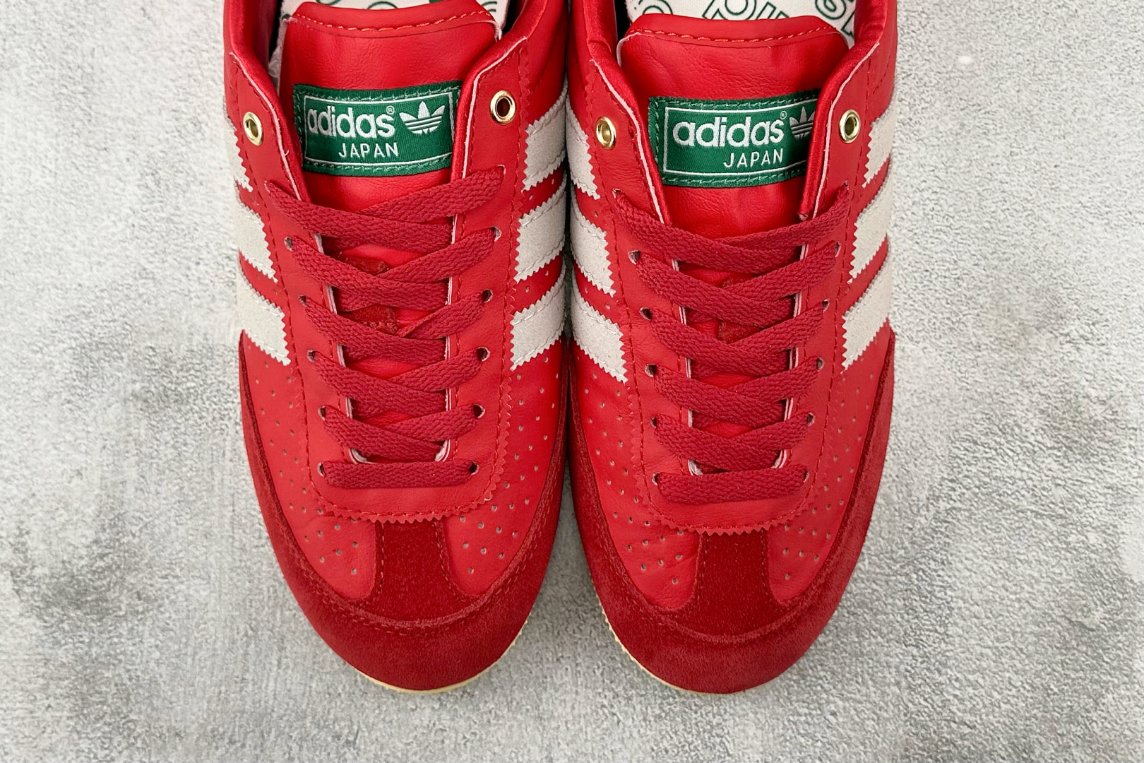 R 版 
出口订单  adidas originals JAPAN W 红白色

货号 ：IG4507
