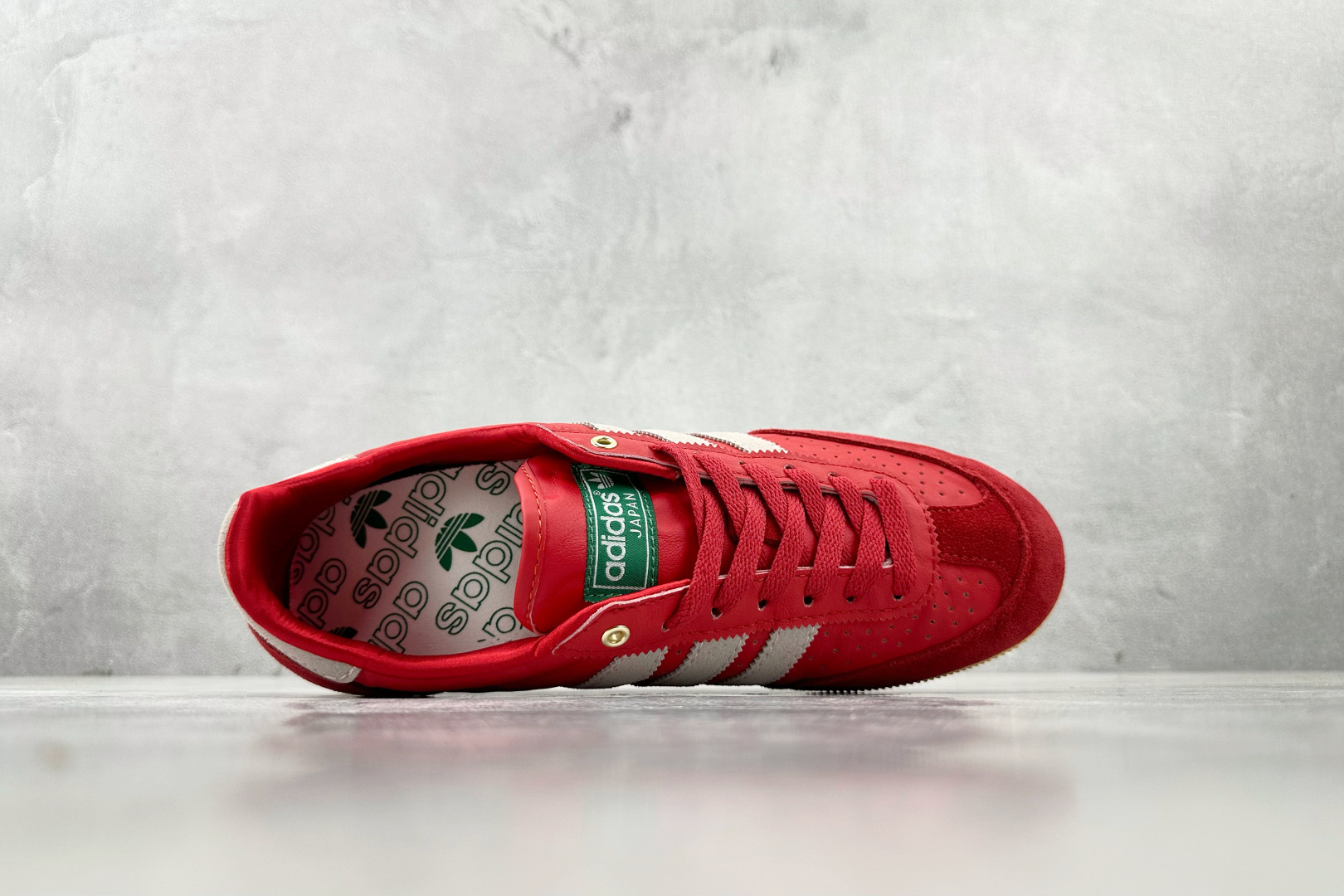 R 版 
出口订单  adidas originals JAPAN W 红白色

货号 ：IG4507
