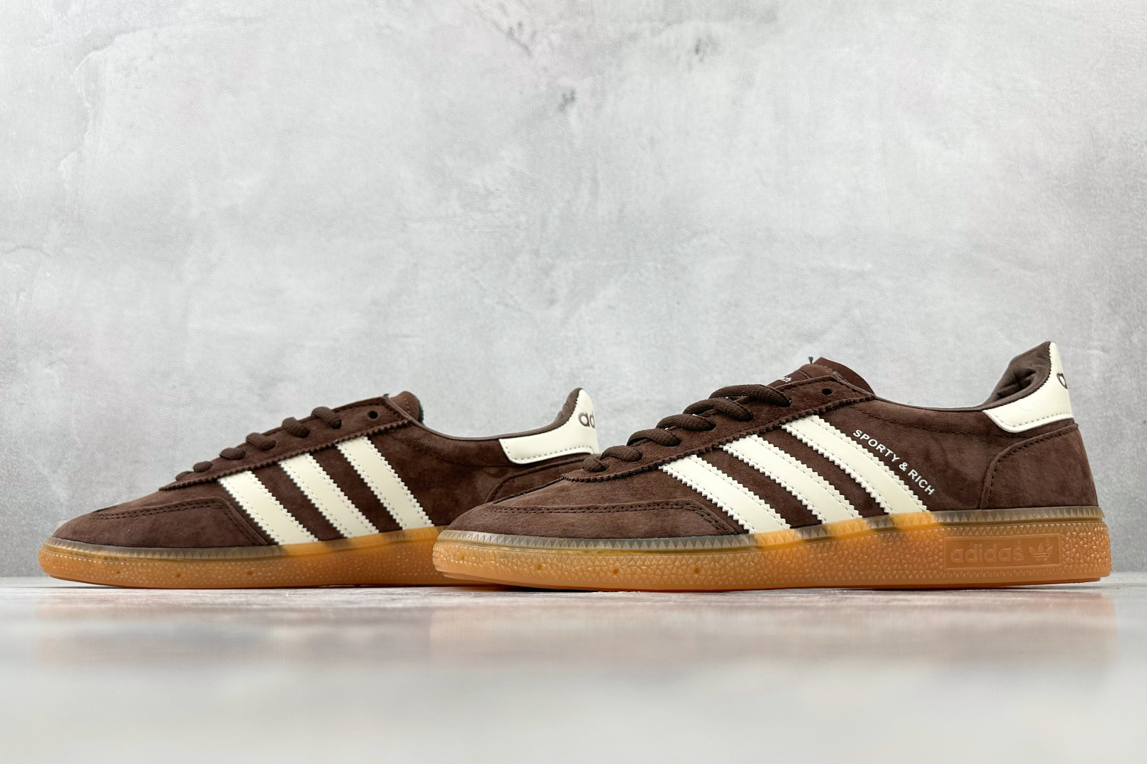 R 版 
出口订单 SPORTY & RICH x adidas originals HANDBALL 