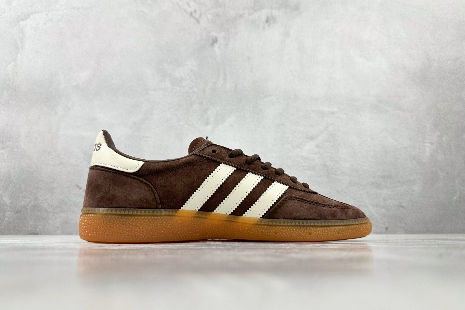 R 版 
出口订单 SPORTY & RICH x adidas originals HANDBALL 