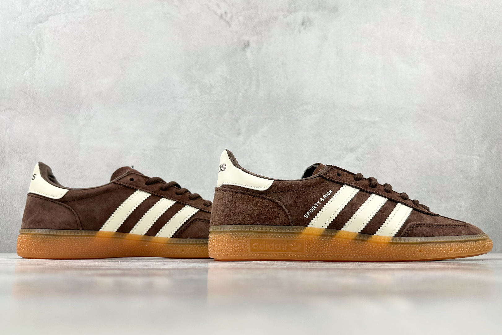 R 版 
出口订单 SPORTY & RICH x adidas originals HANDBALL 