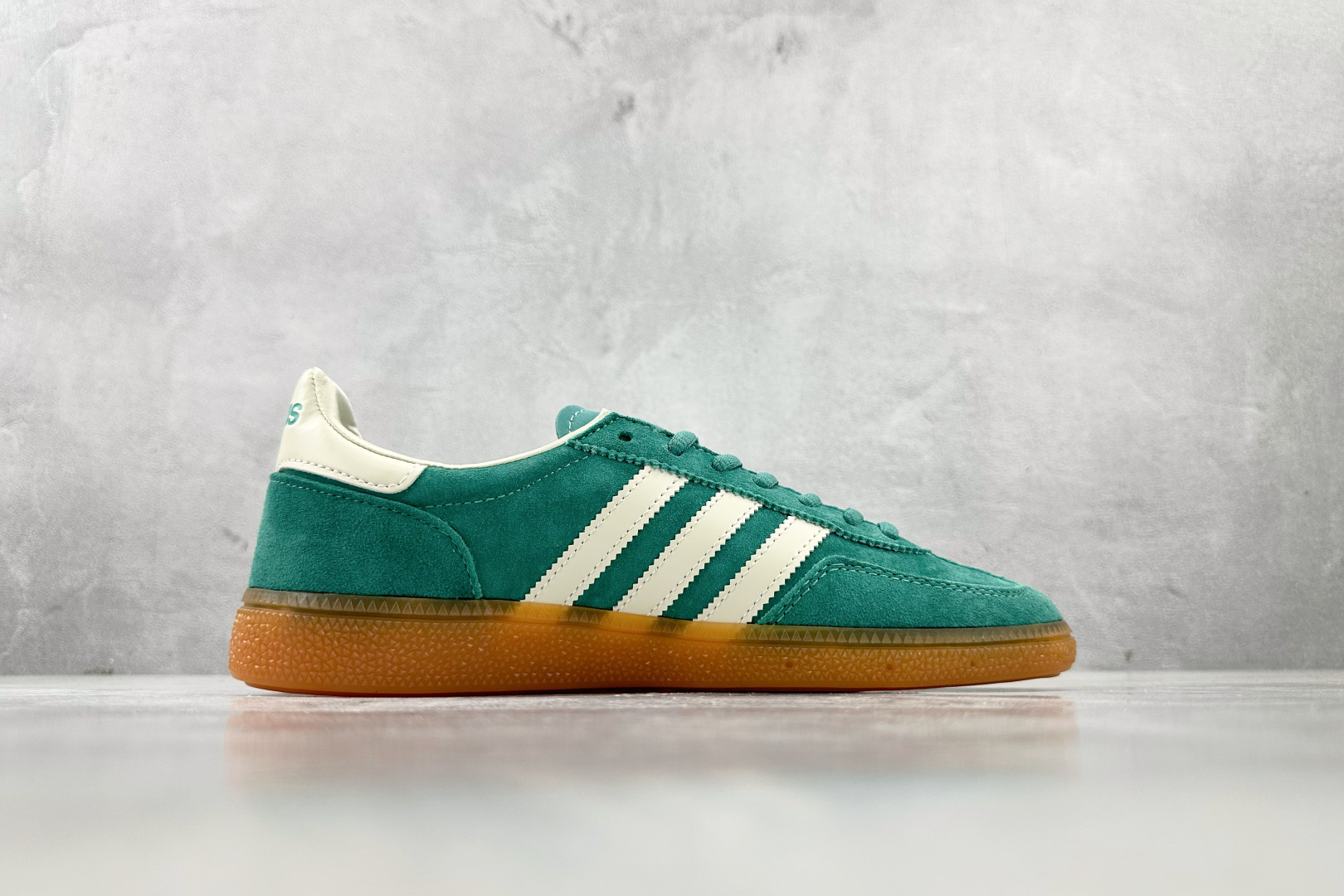 R 版 
出口订单 SPORTY & RICH x adidas originals HANDBALL 