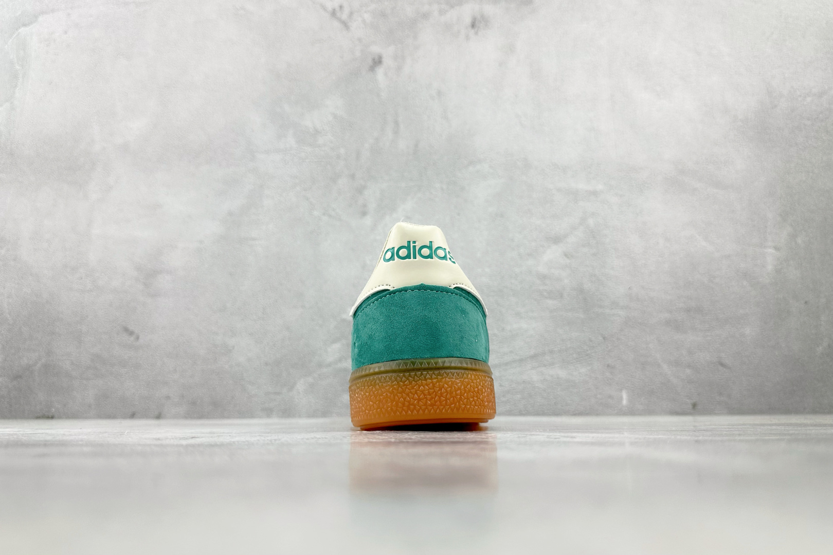 R 版 
出口订单 SPORTY & RICH x adidas originals HANDBALL 