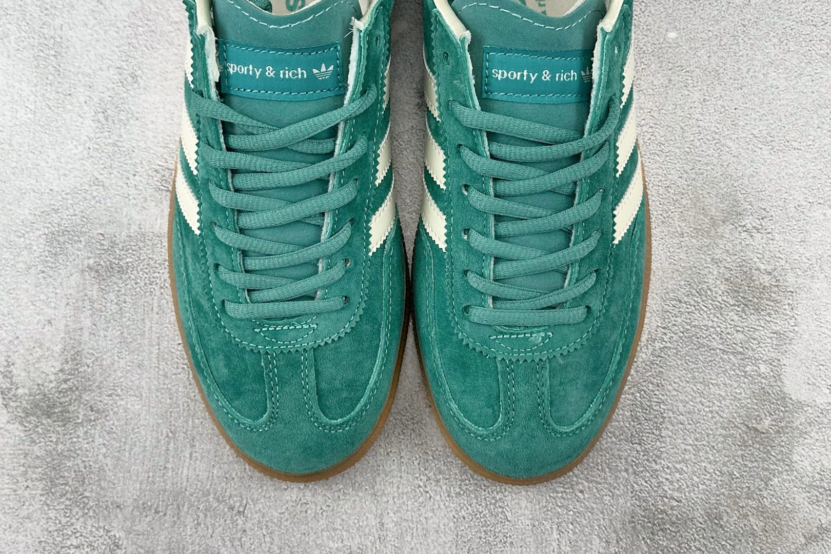 R 版 
出口订单 SPORTY & RICH x adidas originals HANDBALL 