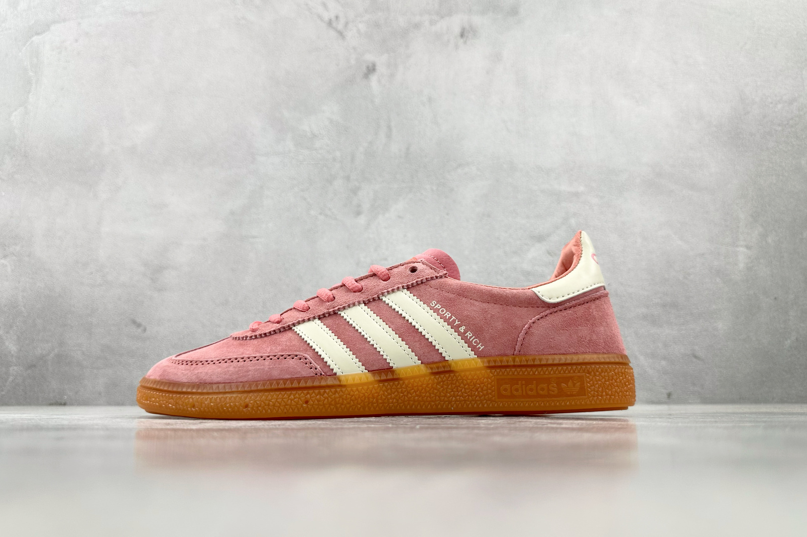 R 版 
出口订单 adidas originals HANDBALL SPEZIAL 粉色

货号 ：