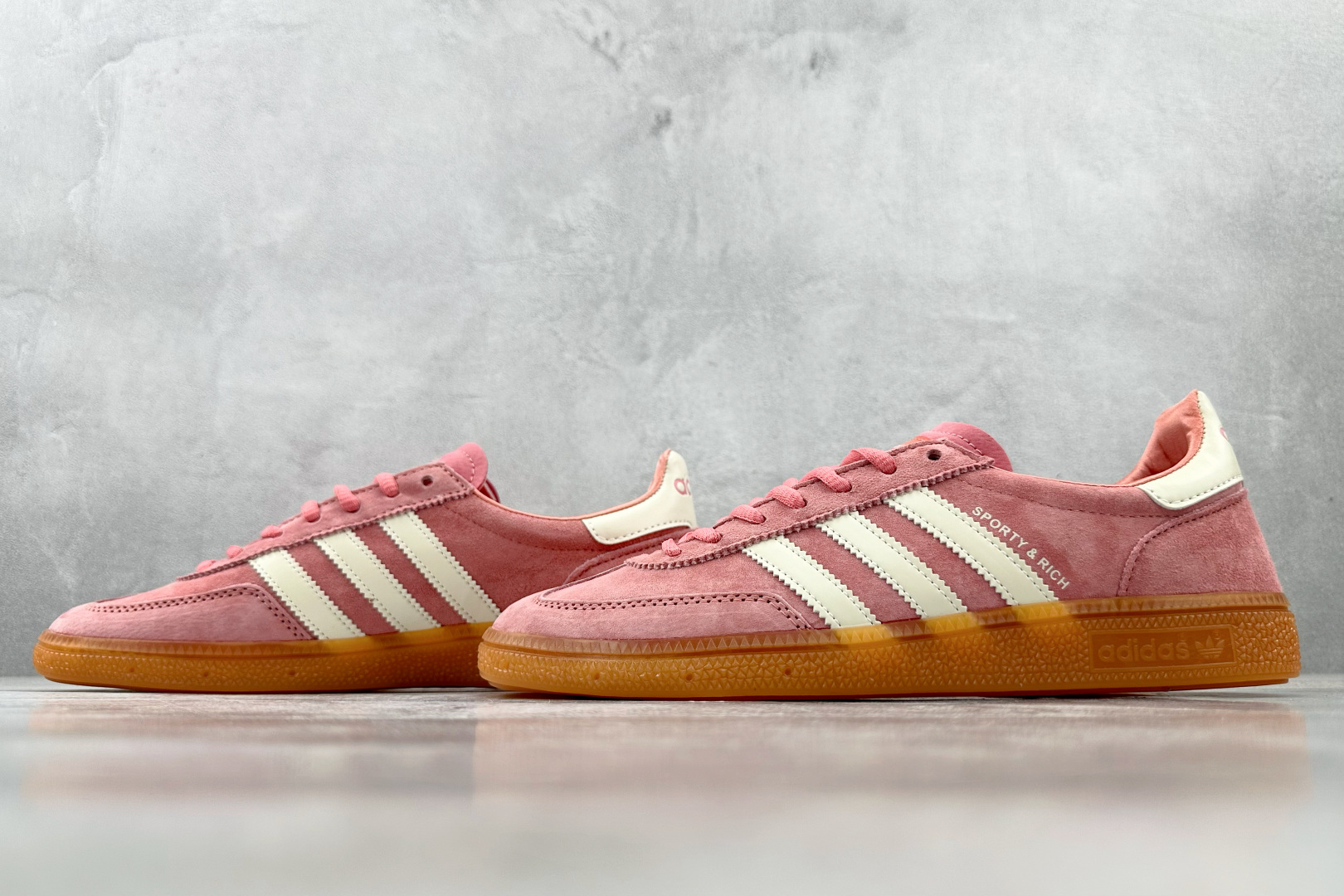 R 版 
出口订单 adidas originals HANDBALL SPEZIAL 粉色

货号 ：