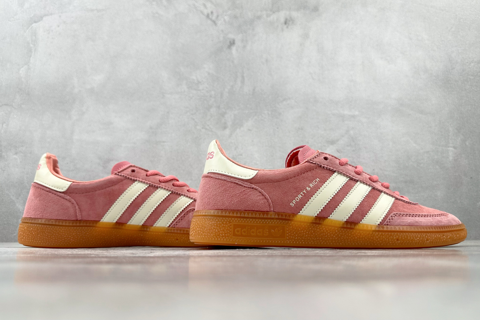 R 版 
出口订单 adidas originals HANDBALL SPEZIAL 粉色

货号 ：