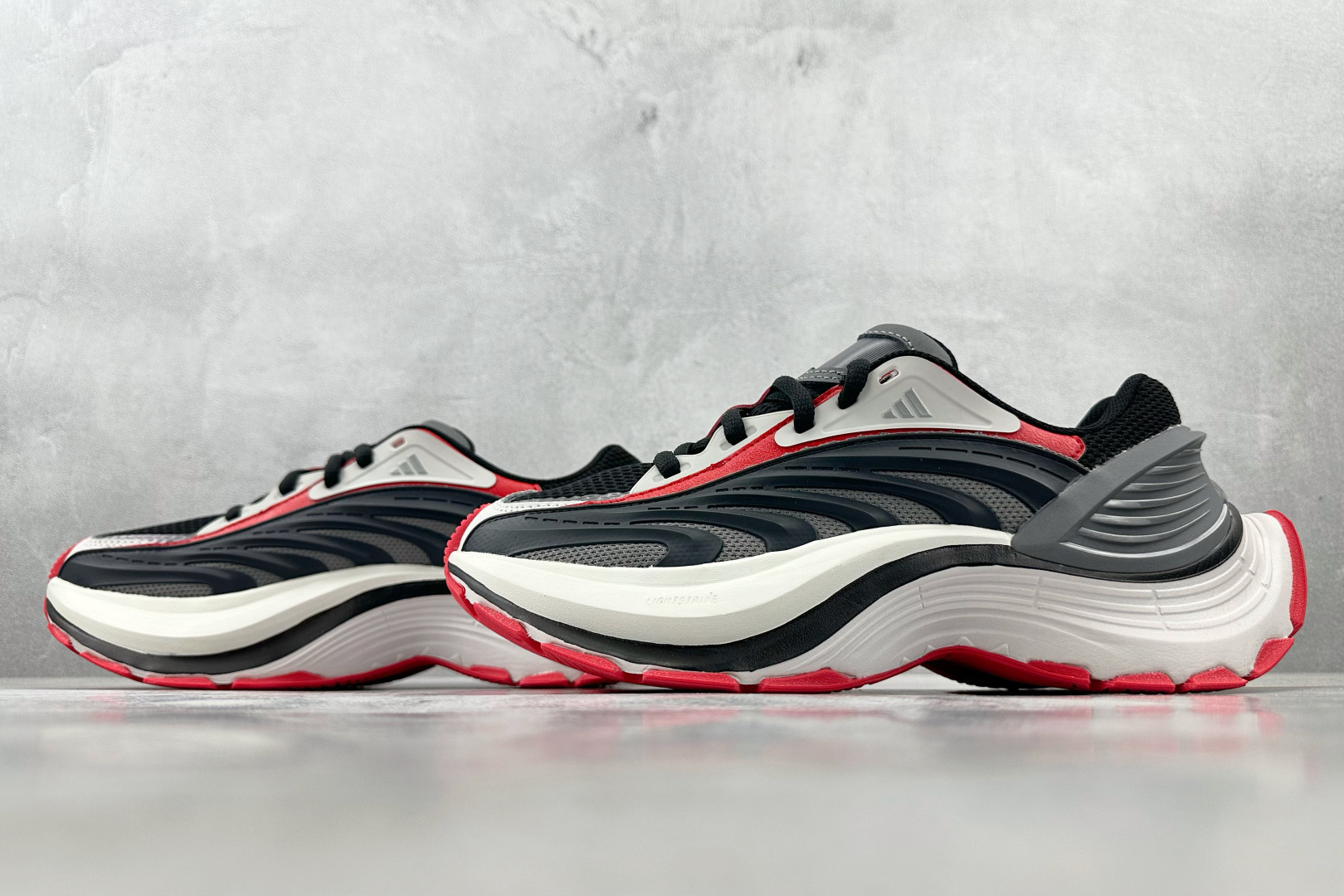 XM版 
adidas XLG MTW 黑灰红

货号：JR6392
尺码：36 36.5 37 38.