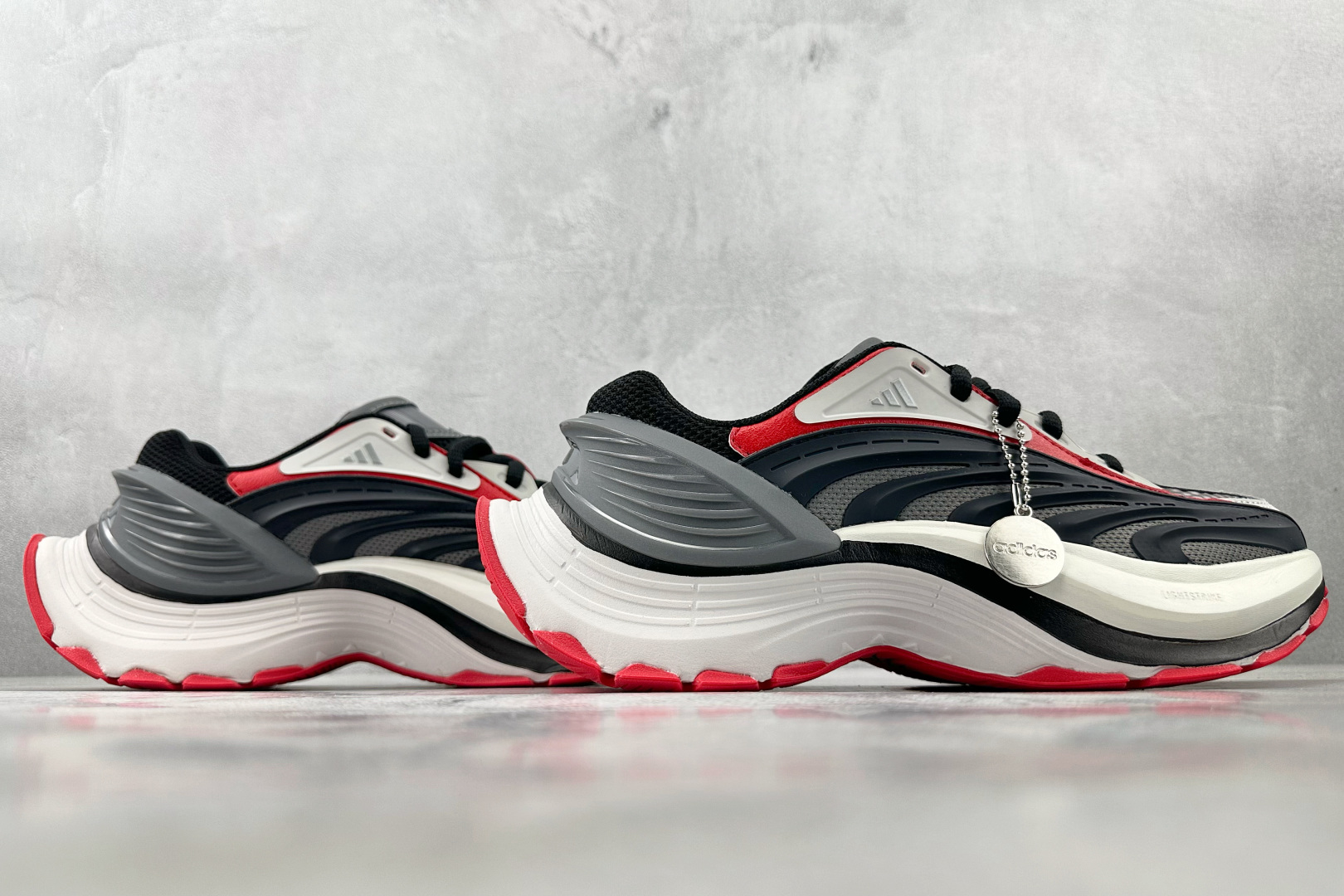 XM版 
adidas XLG MTW 黑灰红

货号：JR6392
尺码：36 36.5 37 38.
