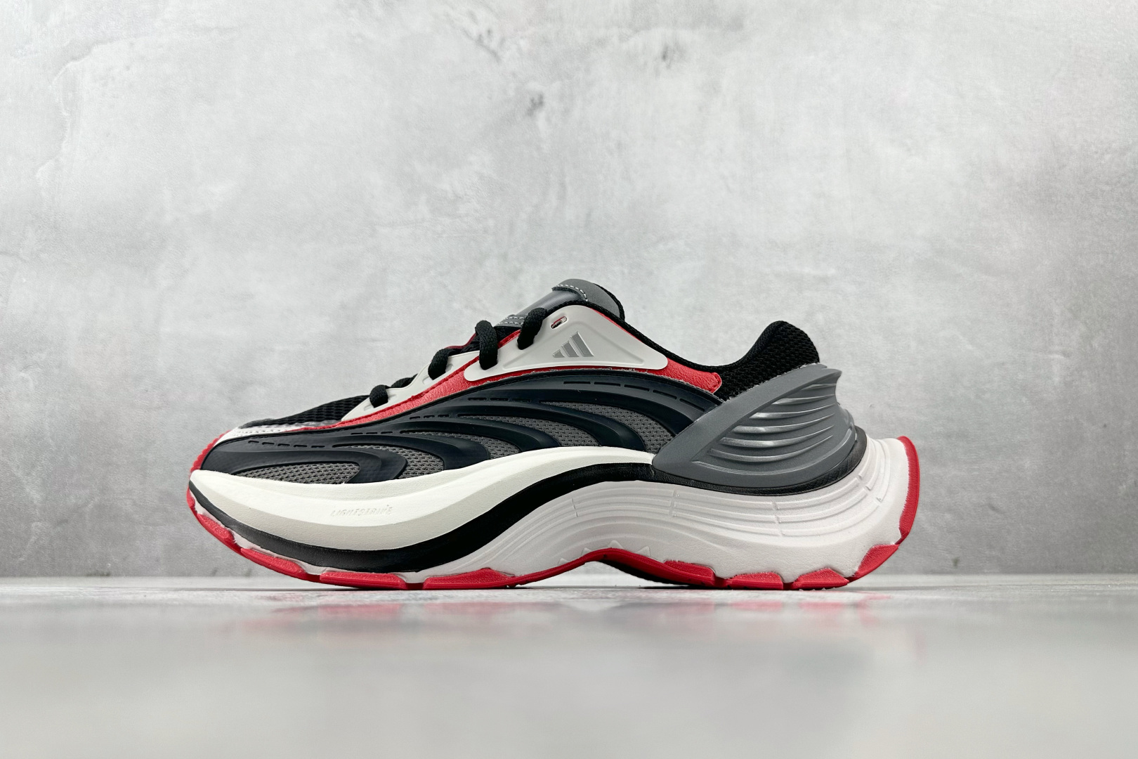 XM版 
adidas XLG MTW 黑灰红

货号：JR6392
尺码：36 36.5 37 38.