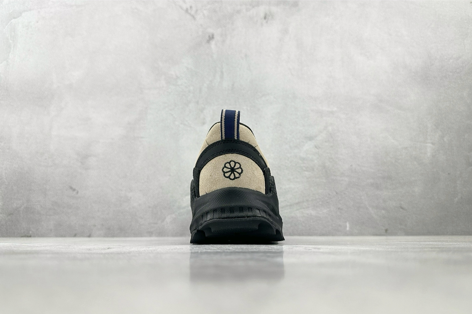 ZX 神版 
KEEN Jasper ZIONIC 米色

货号：
尺码：40 40.5 41 42 4