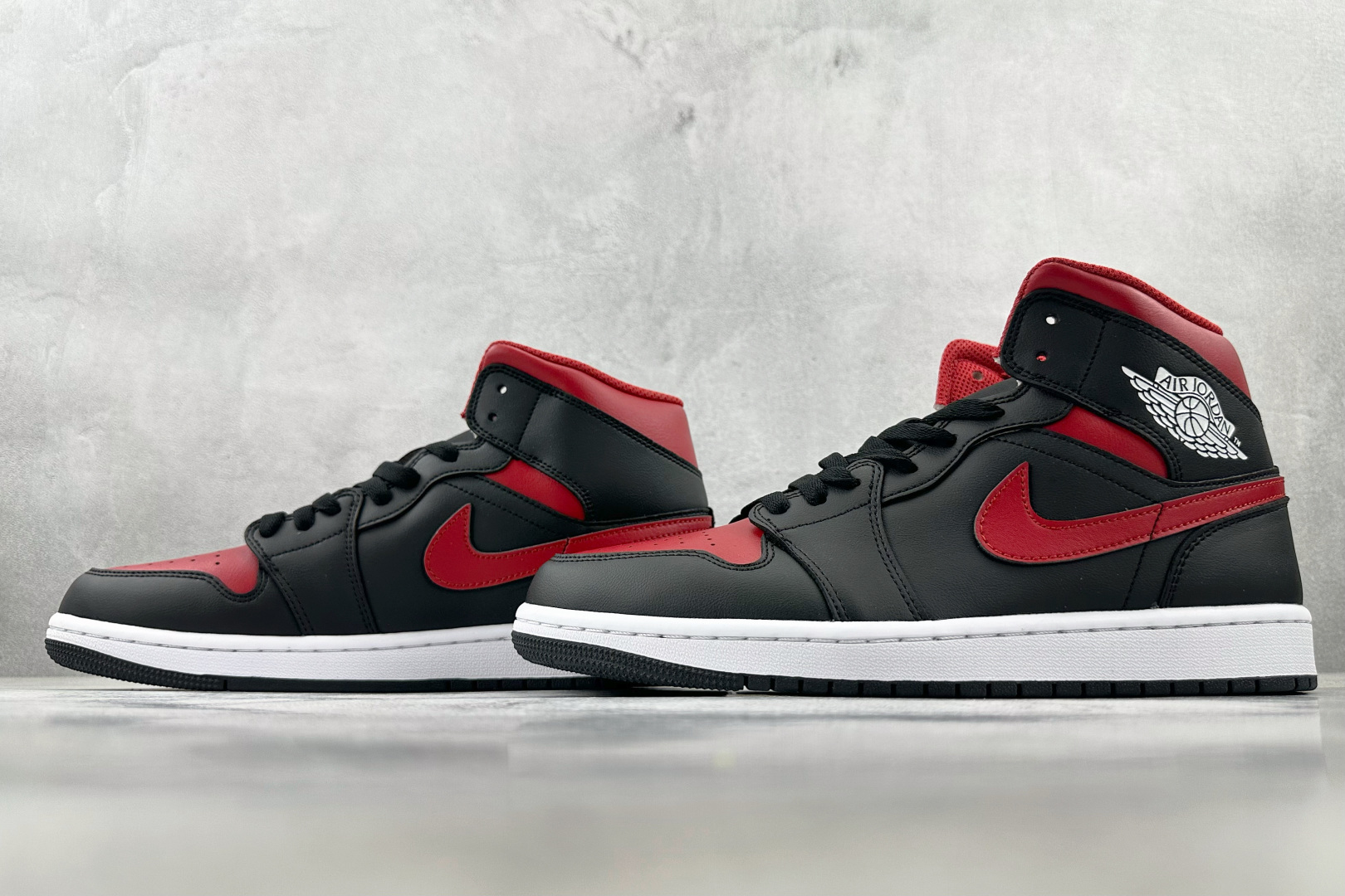 K版 
综合版 Jordan Air Jordan 1 黑红

货号：DQ8426-067
尺码：36 
