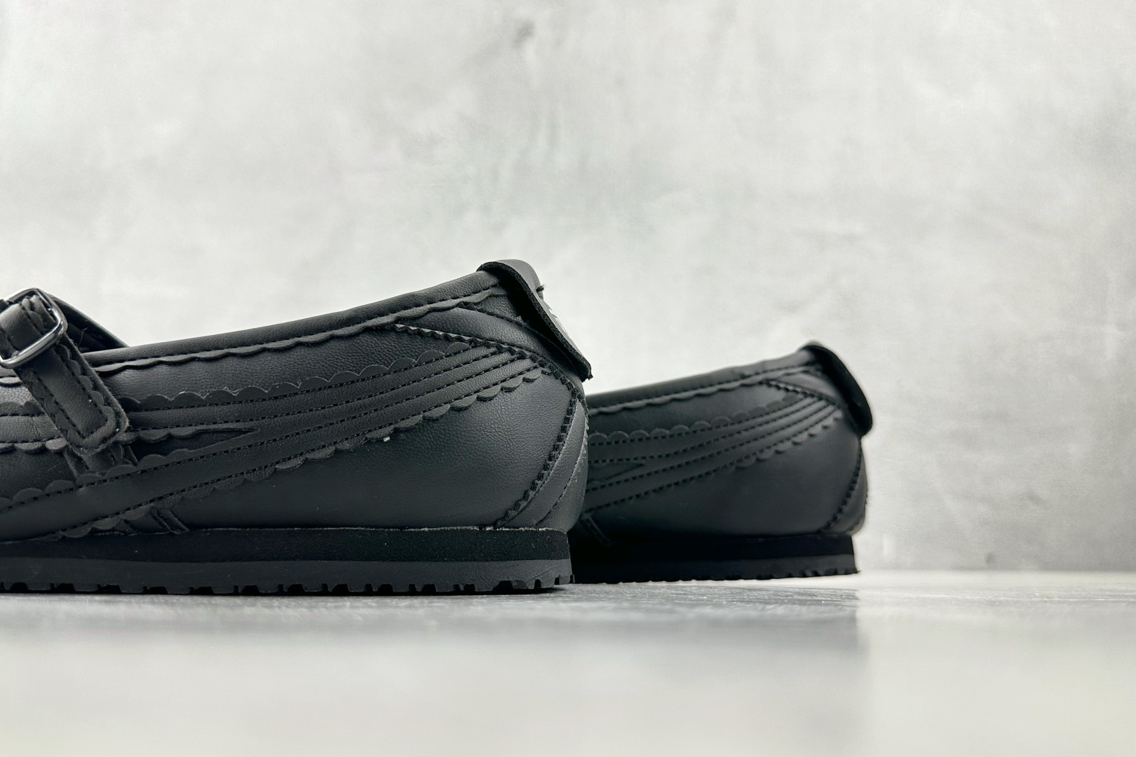 ZX 神版 
Onitsuka Tiger鬼塚虎 MEXICO 66 TGRS 黑色

货号：1182A