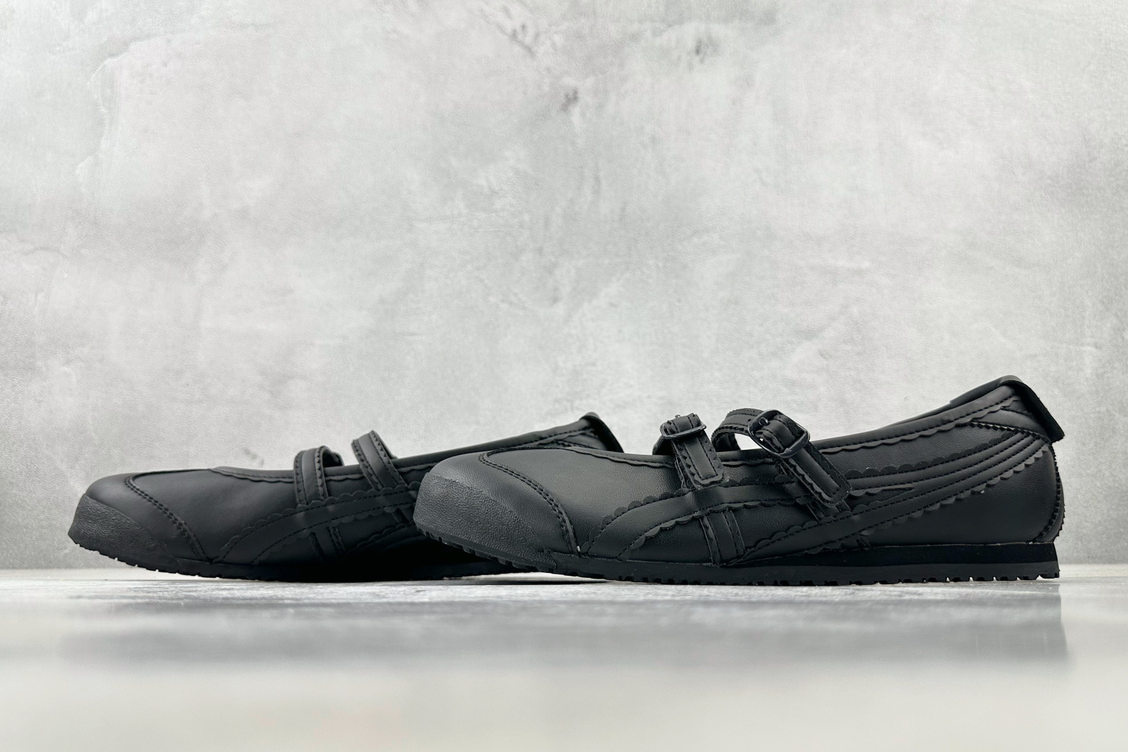 ZX 神版 
Onitsuka Tiger鬼塚虎 MEXICO 66 TGRS 黑色

货号：1182A