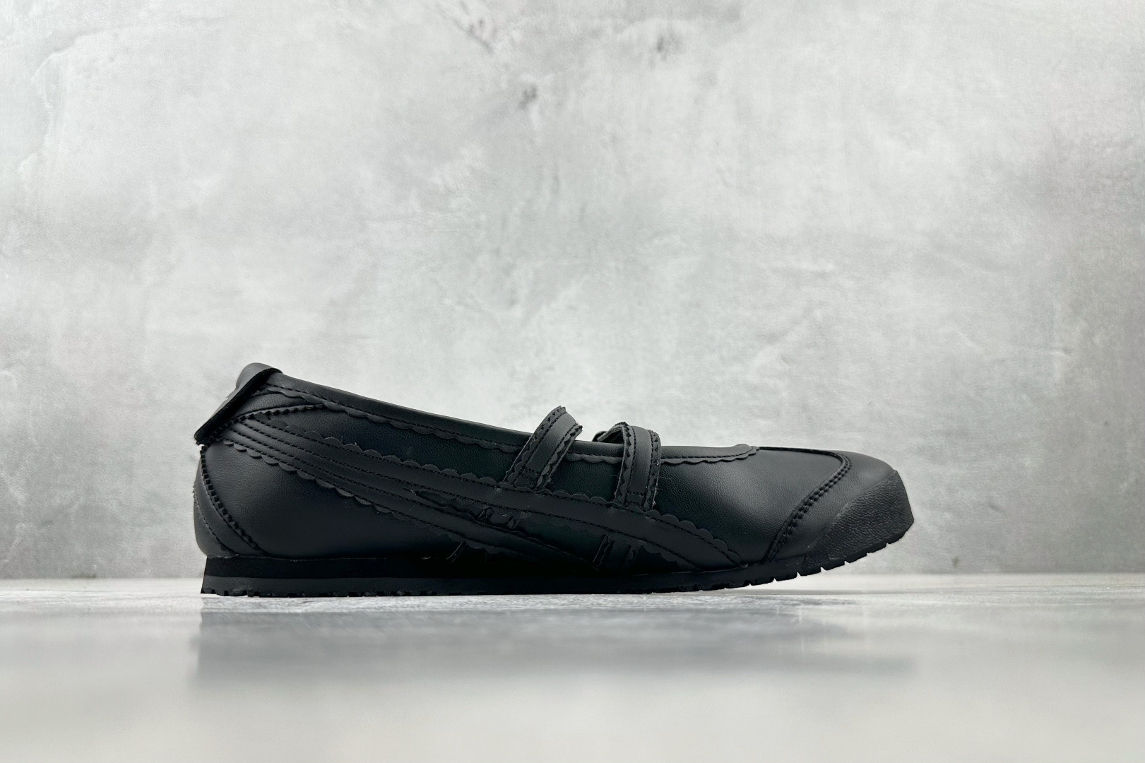 ZX 神版 
Onitsuka Tiger鬼塚虎 MEXICO 66 TGRS 黑色

货号：1182A