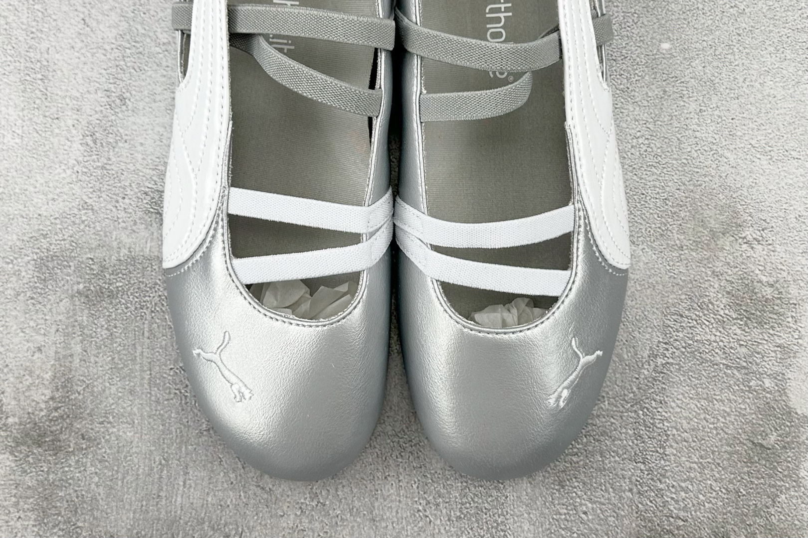 ZX 神版 
PUMA Speedcat Ballet 银白色

货号：-01
尺码：36 36.5 3