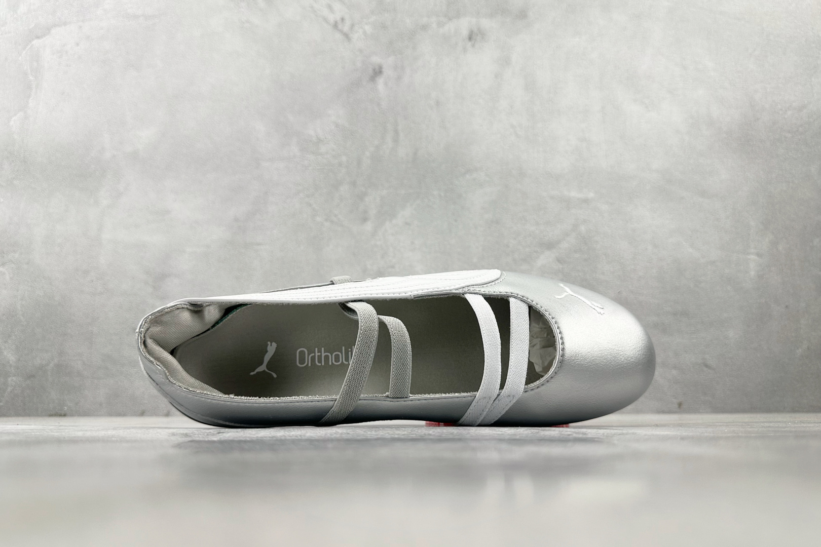 ZX 神版 
PUMA Speedcat Ballet 银白色

货号：-01
尺码：36 36.5 3