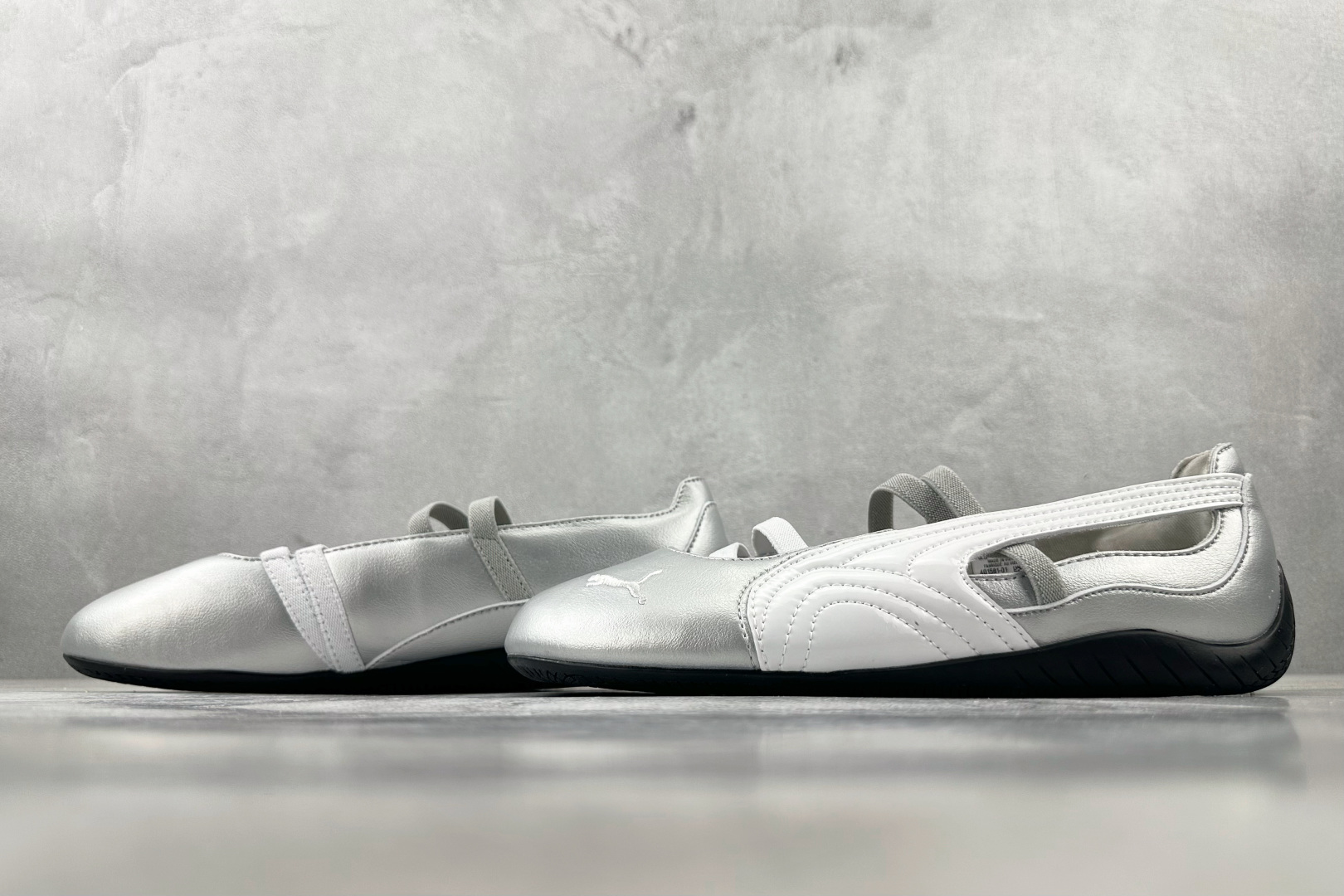 ZX 神版 
PUMA Speedcat Ballet 银白色

货号：-01
尺码：36 36.5 3
