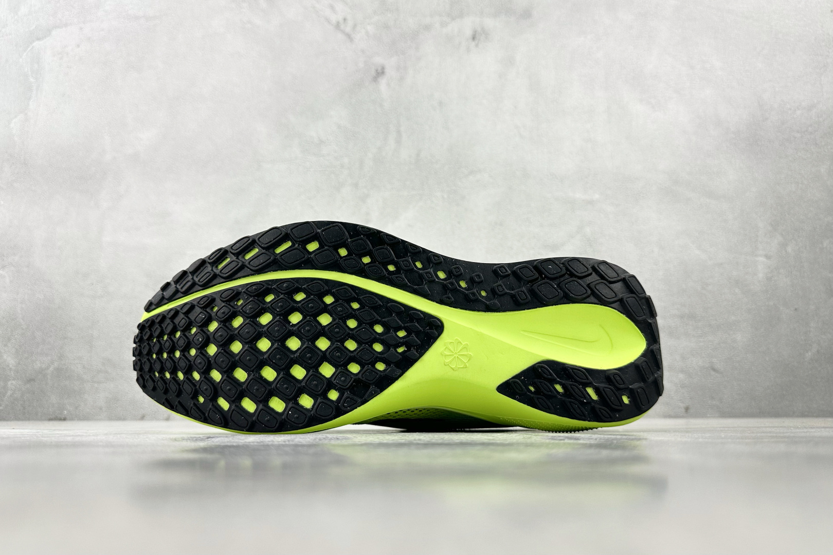 N版 
东南亚订单 Nike Pegasus 41 绿色

货号：FD2722-701
尺码：40 40