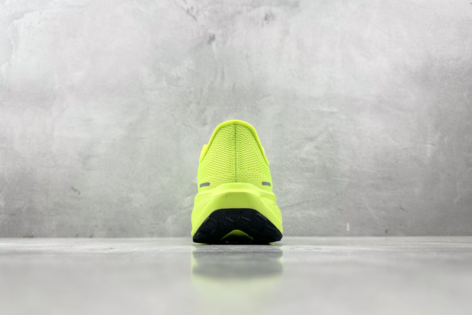 N版 
东南亚订单 Nike Pegasus 41 绿色

货号：FD2722-701
尺码：40 40