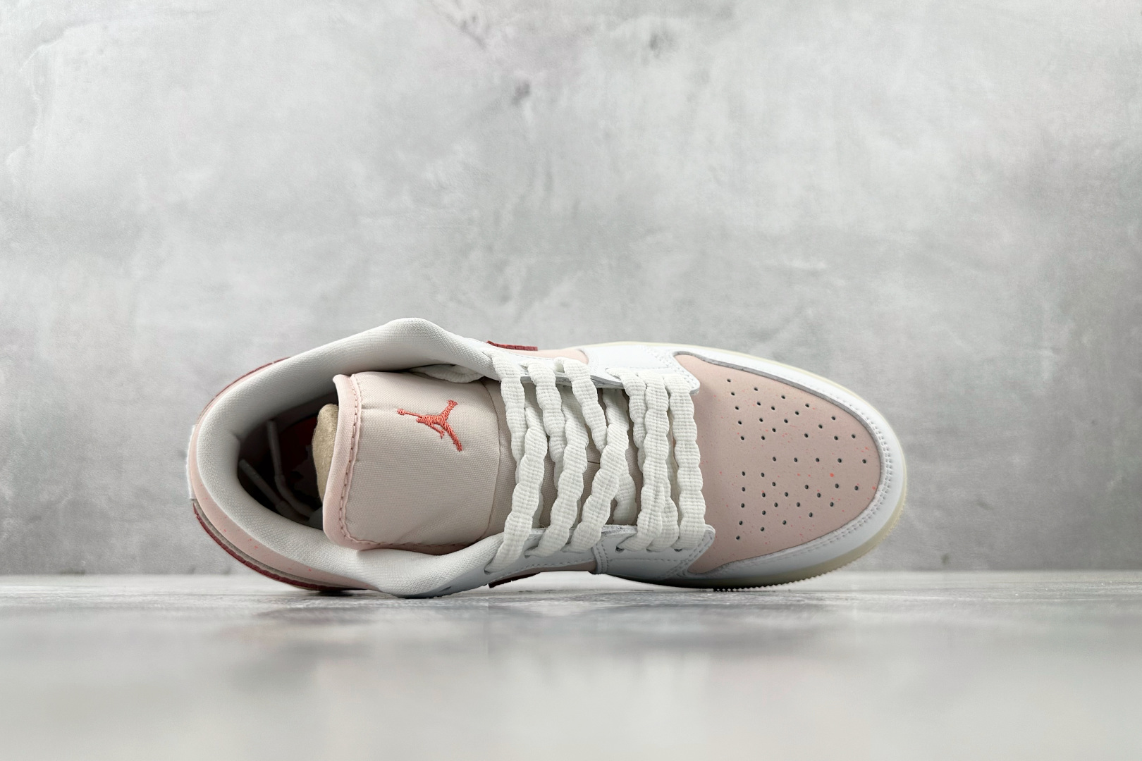 K版 
综合版 Jordan Air Jordan 1 Low Strawberry Milkshake