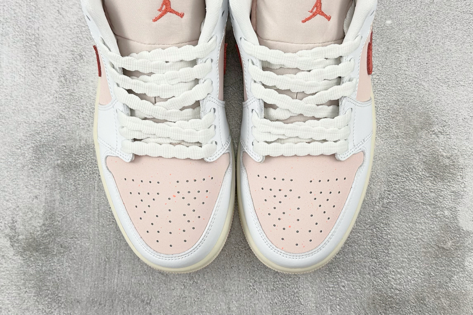 K版 
综合版 Jordan Air Jordan 1 Low Strawberry Milkshake