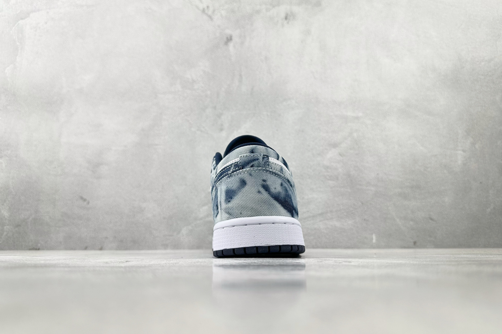 VT 
外贸批次  Jordan Air Jordan 1 low se washed denim 牛仔