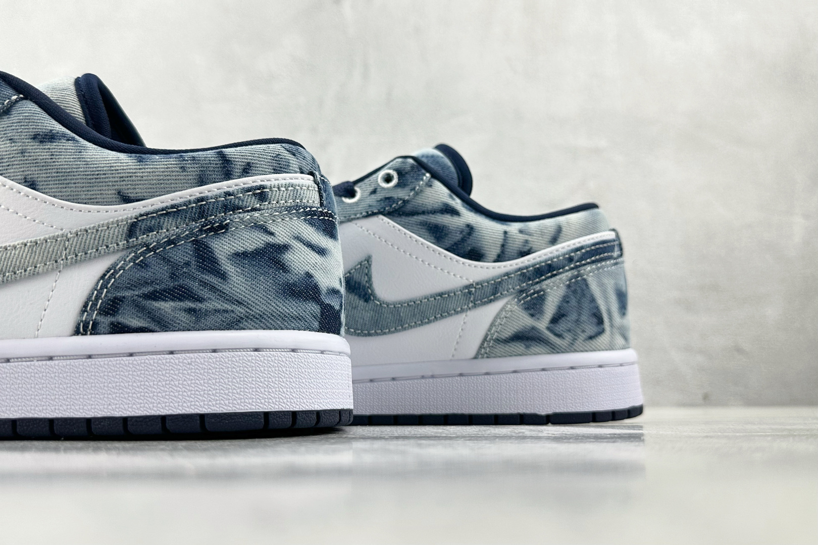 VT 
外贸批次  Jordan Air Jordan 1 low se washed denim 牛仔