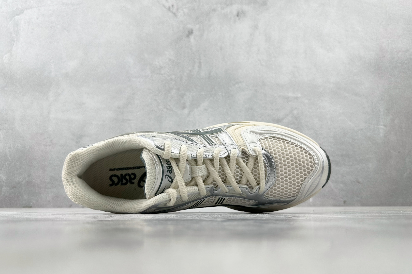 总裁 
公司级 顶级纯原 Asics Gel-Kayano 14 银白

货号：1201A019-200