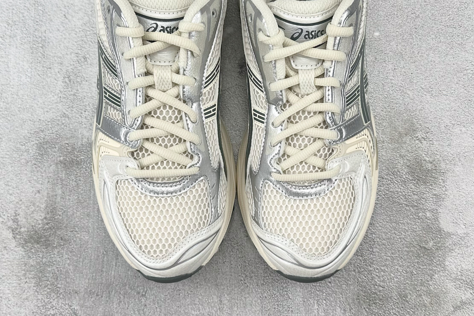 总裁 
公司级 顶级纯原 Asics Gel-Kayano 14 银白

货号：1201A019-200
