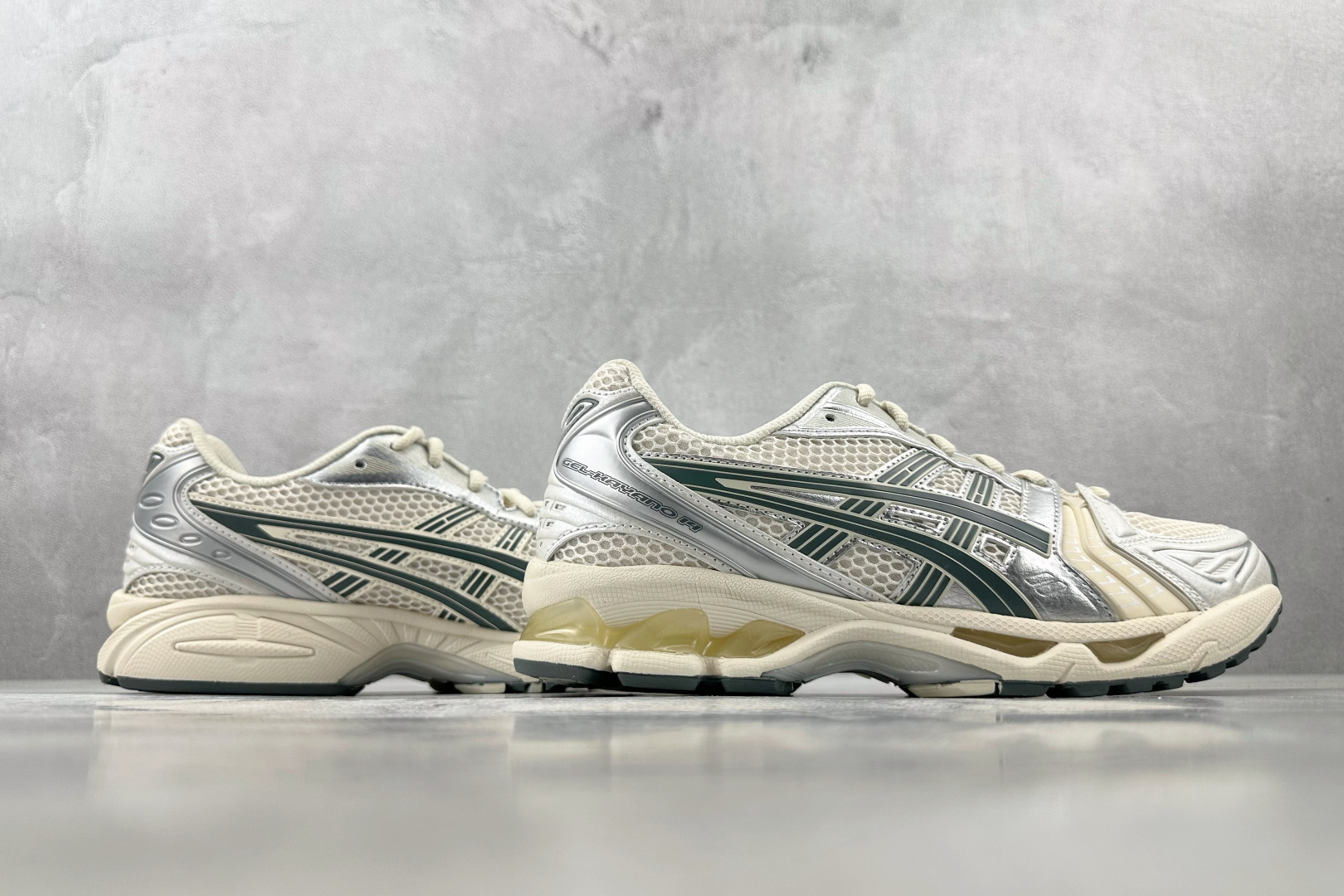 总裁 
公司级 顶级纯原 Asics Gel-Kayano 14 银白

货号：1201A019-200