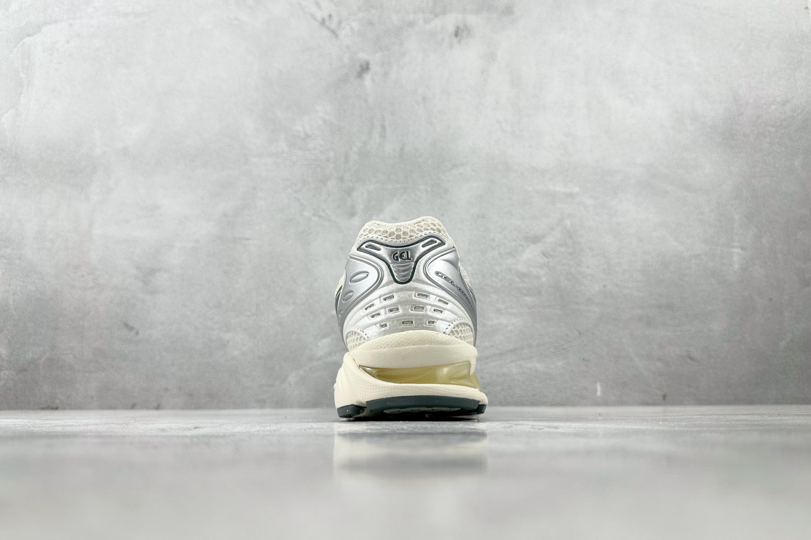 总裁 
公司级 顶级纯原 Asics Gel-Kayano 14 银白

货号：1201A019-200