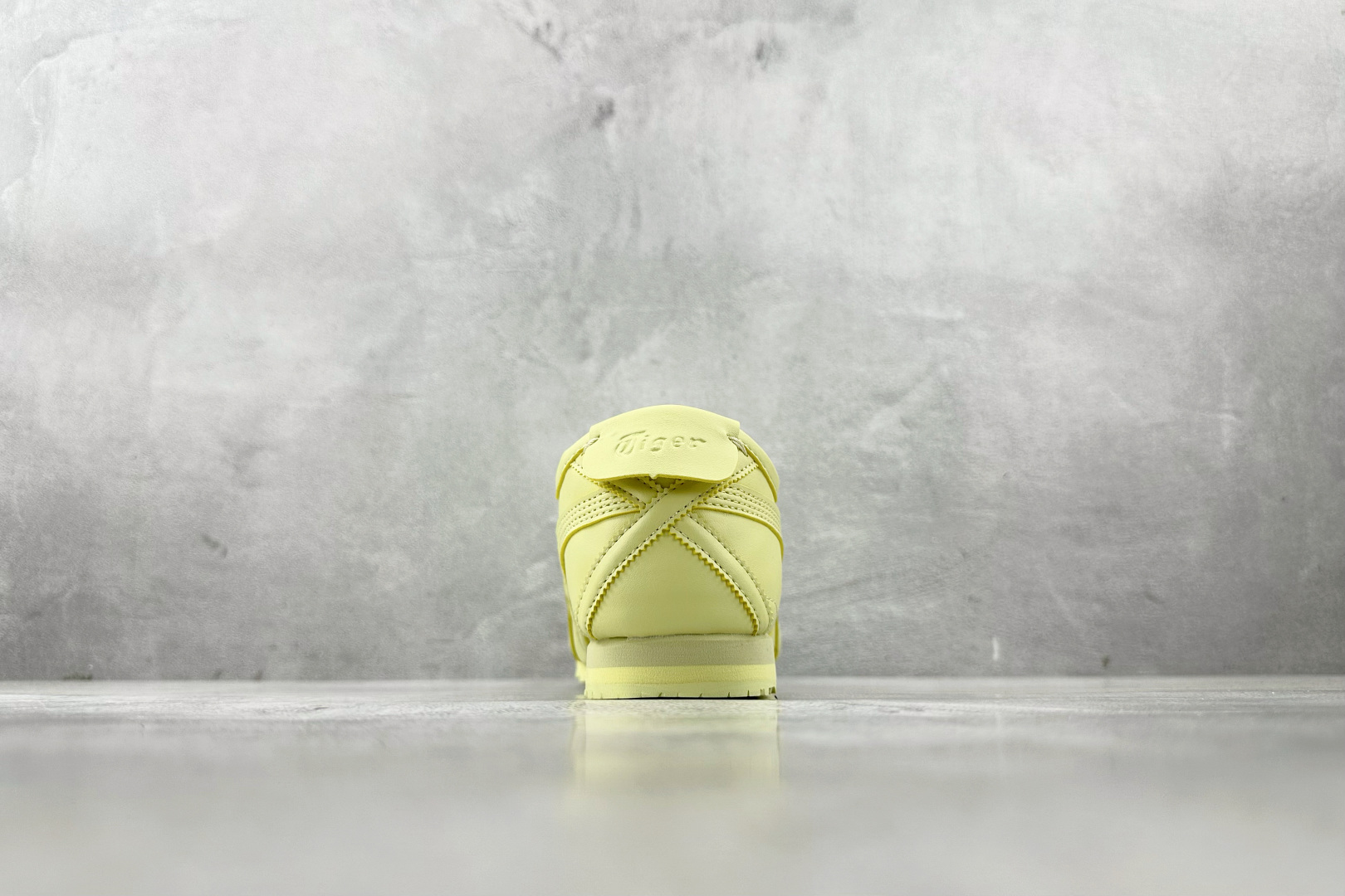 SC 
渠道特供 Onitsuka Tiger鬼塚虎 MEXICO 66 黄色

货号：1183C347