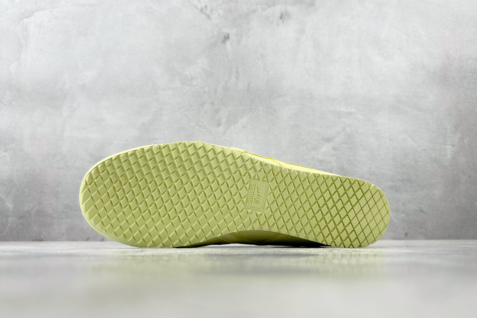 SC 
渠道特供 Onitsuka Tiger鬼塚虎 MEXICO 66 黄色

货号：1183C347