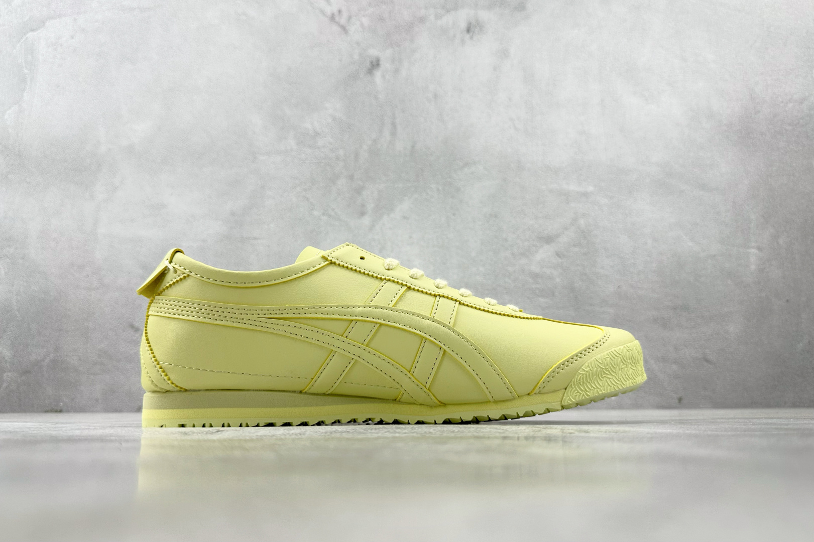 SC 
渠道特供 Onitsuka Tiger鬼塚虎 MEXICO 66 黄色

货号：1183C347