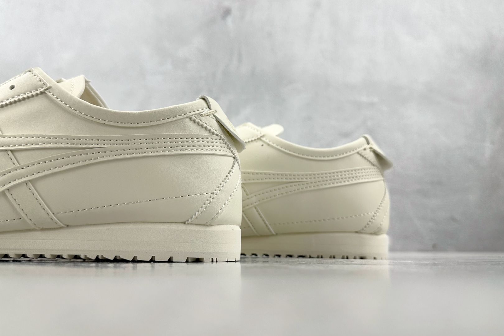 SC 
渠道特供 Onitsuka Tiger鬼塚虎 MEXICO 66 CACTFUL-S 白色

货