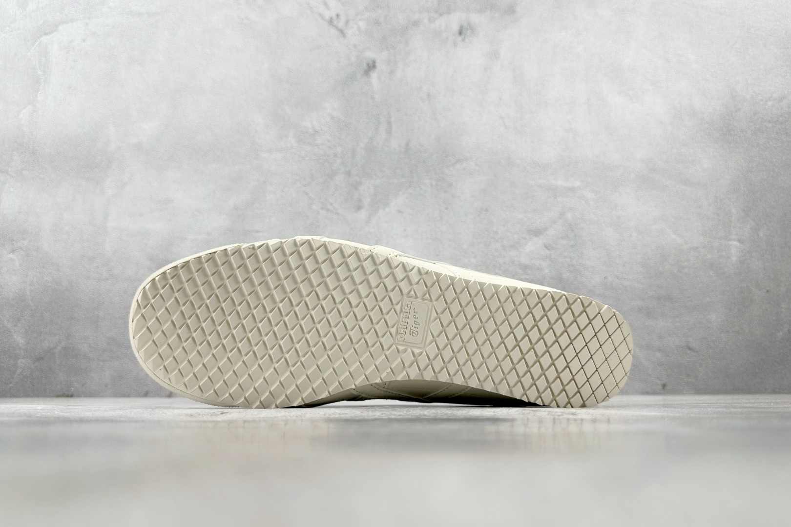 SC 
渠道特供 Onitsuka Tiger鬼塚虎 MEXICO 66 CACTFUL-S 白色

货