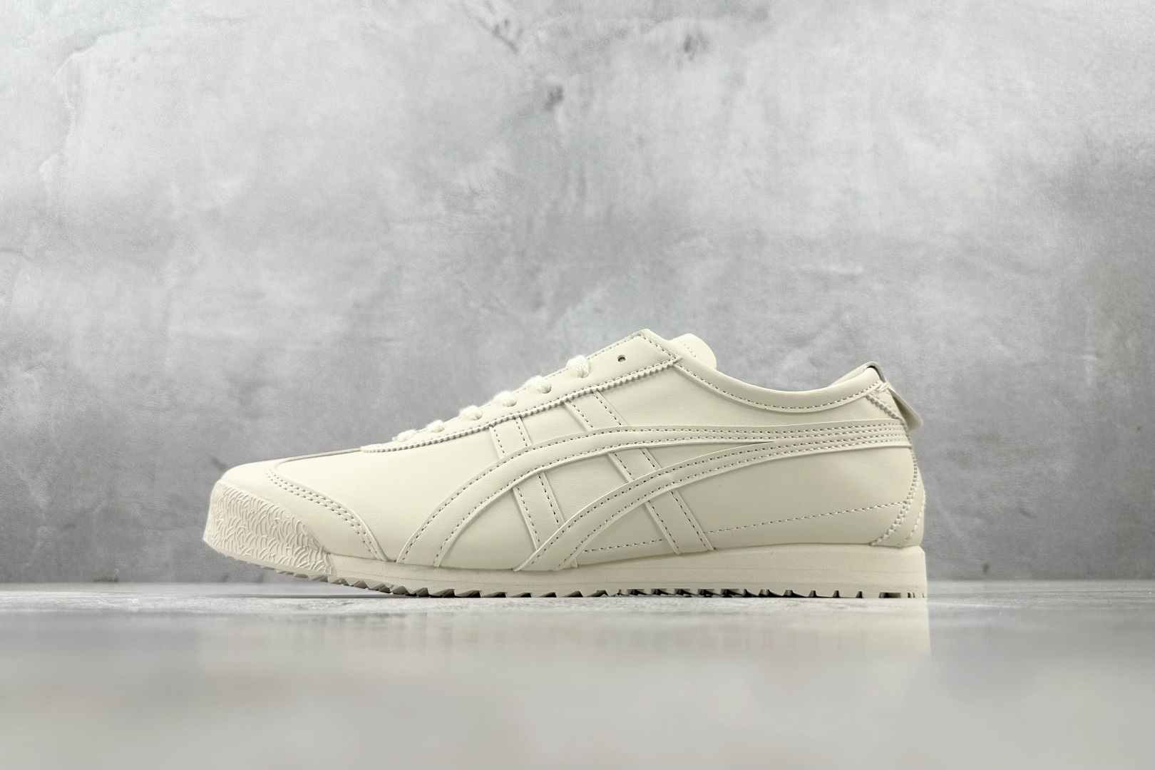 SC 
渠道特供 Onitsuka Tiger鬼塚虎 MEXICO 66 CACTFUL-S 白色

货