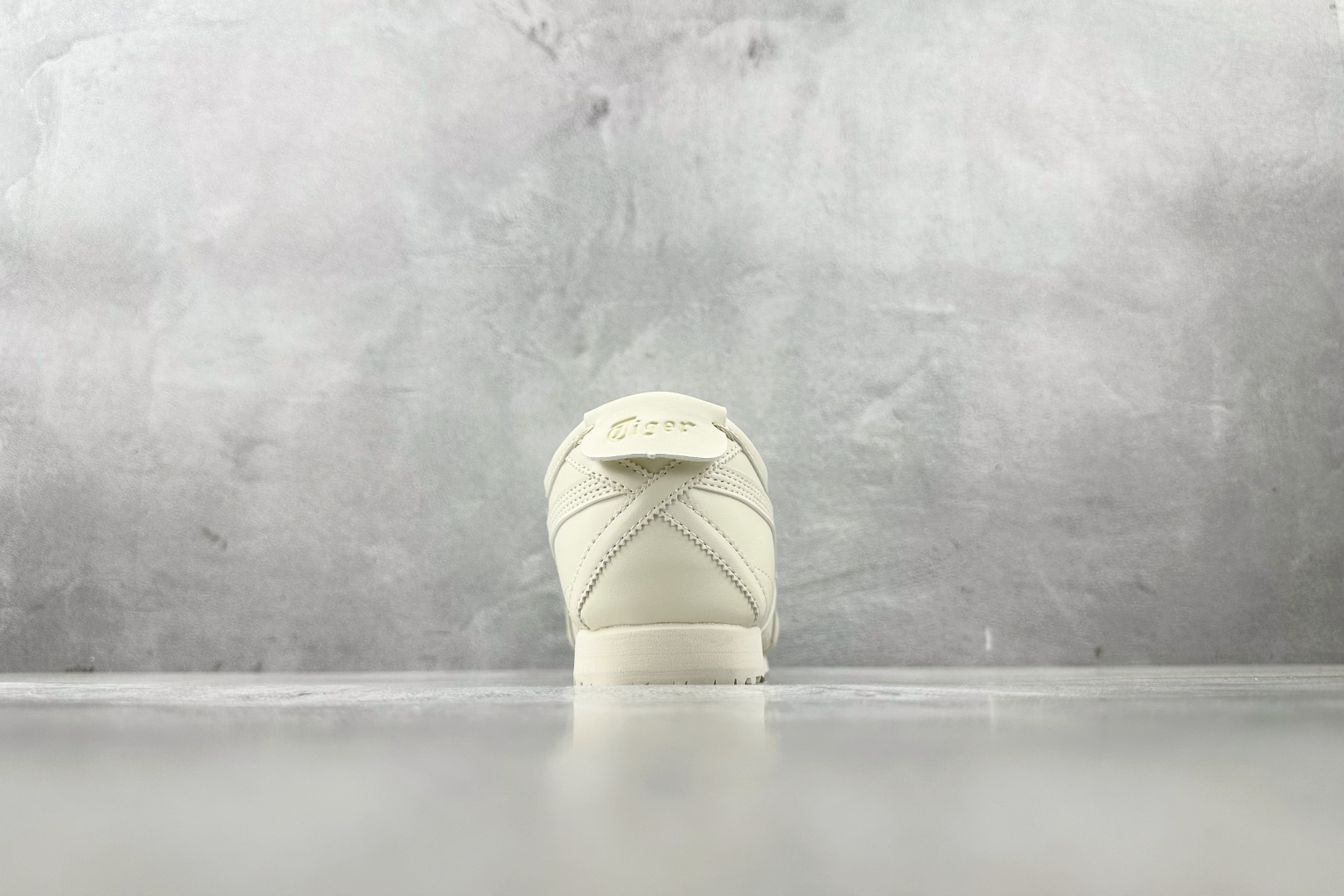 SC 
渠道特供 Onitsuka Tiger鬼塚虎 MEXICO 66 CACTFUL-S 白色

货