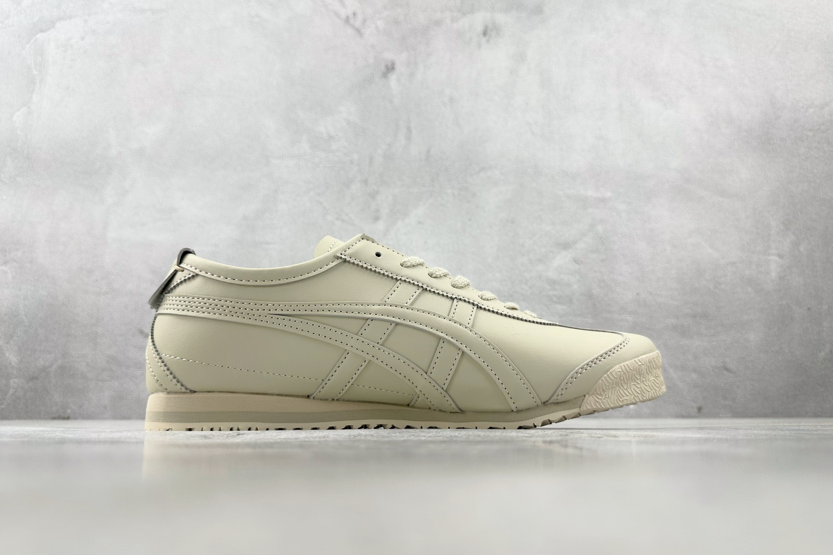 SC 
渠道特供 Onitsuka Tiger鬼塚虎 MEXICO 66 CACTFUL-S 米色

货