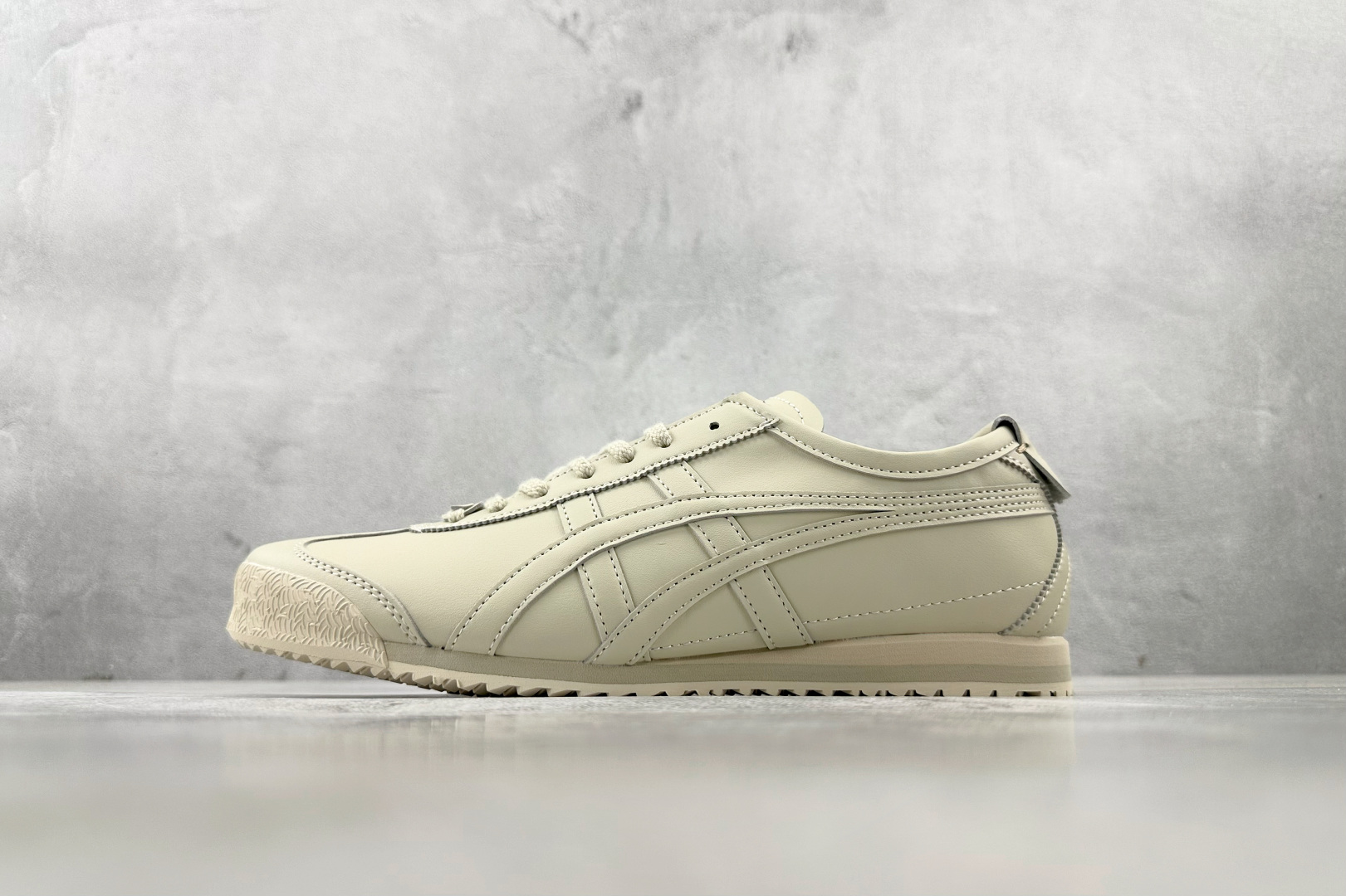 SC 
渠道特供 Onitsuka Tiger鬼塚虎 MEXICO 66 CACTFUL-S 米色

货