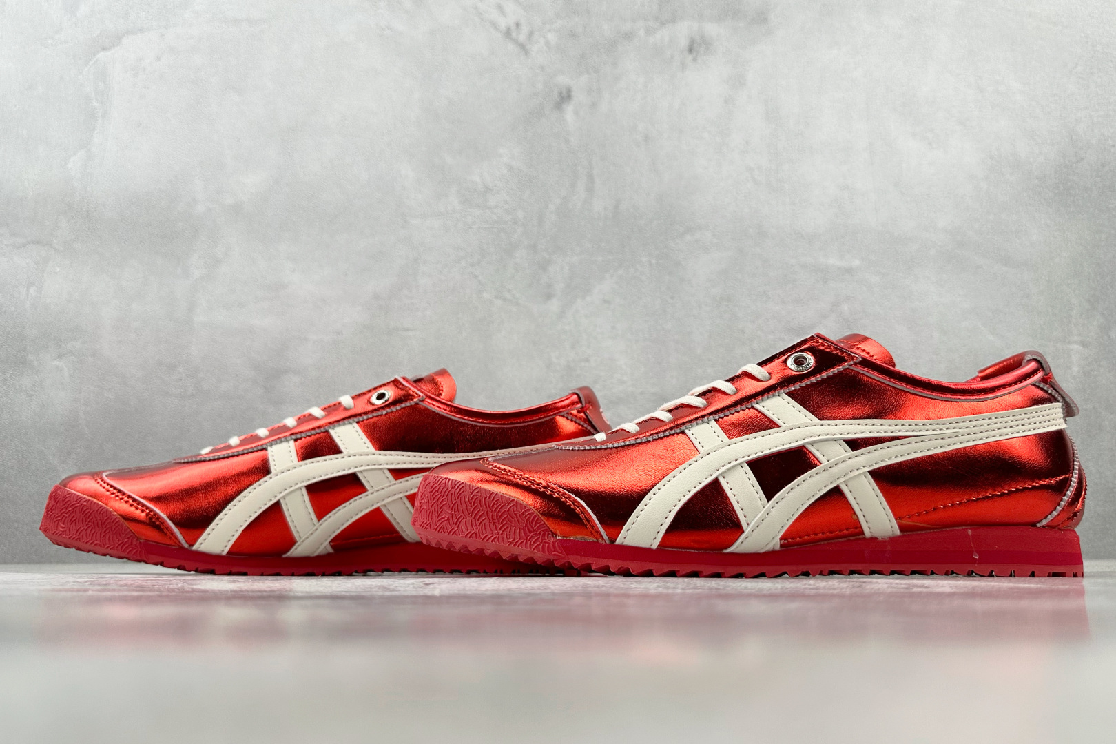 SC 
渠道特供 Onitsuka Tiger鬼塚虎 MEXICO 66 SD 红色

货号：1183C