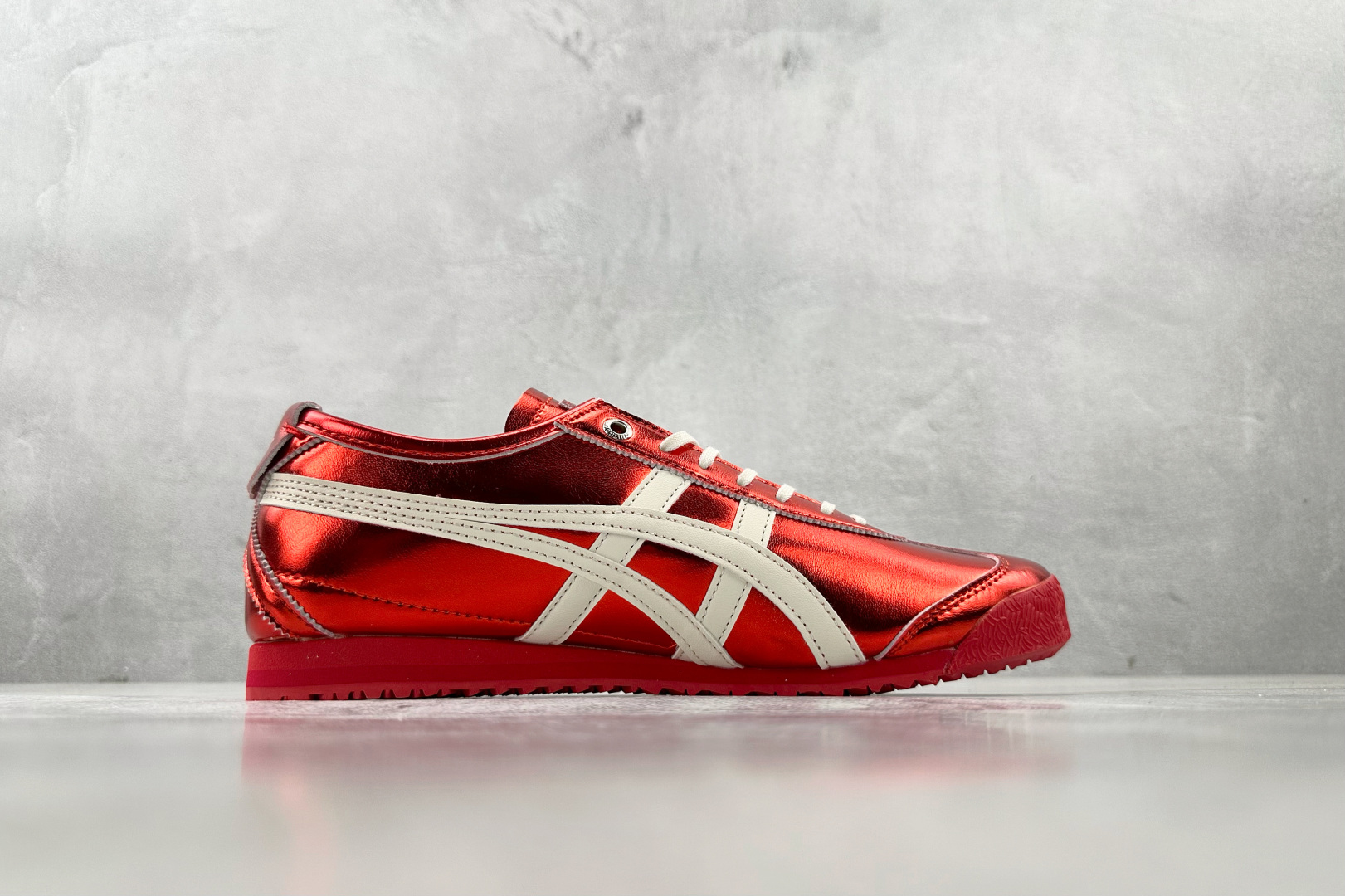 SC 
渠道特供 Onitsuka Tiger鬼塚虎 MEXICO 66 SD 红色

货号：1183C