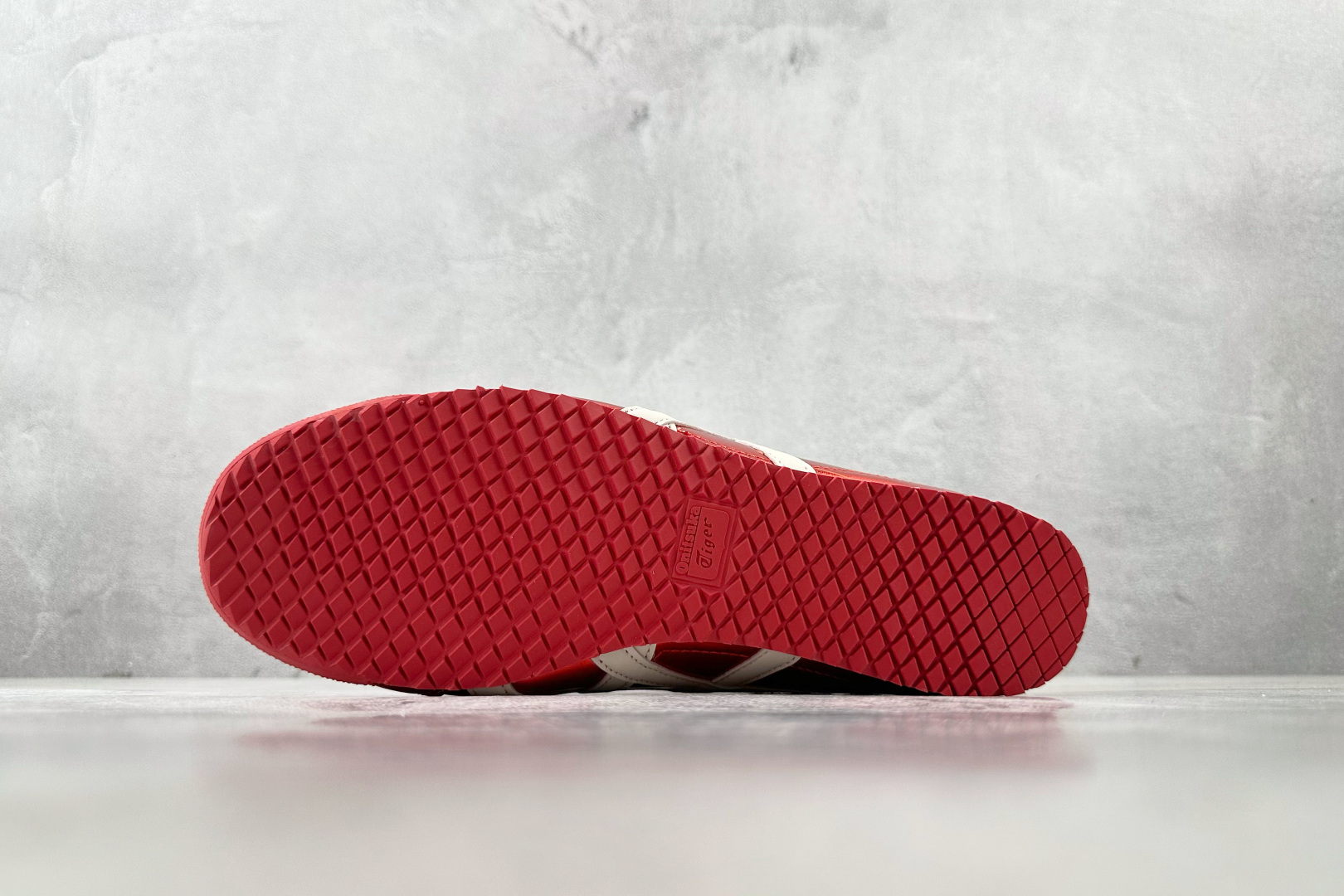 SC 
渠道特供 Onitsuka Tiger鬼塚虎 MEXICO 66 SD 红色

货号：1183C