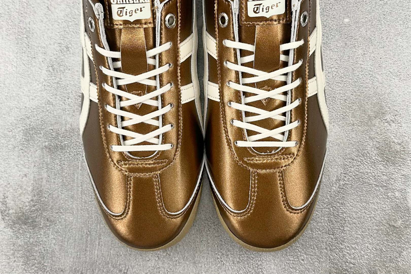 SC 
渠道特供 Onitsuka Tiger鬼塚虎 MEXICO 66 SD 金色

货号：1183C