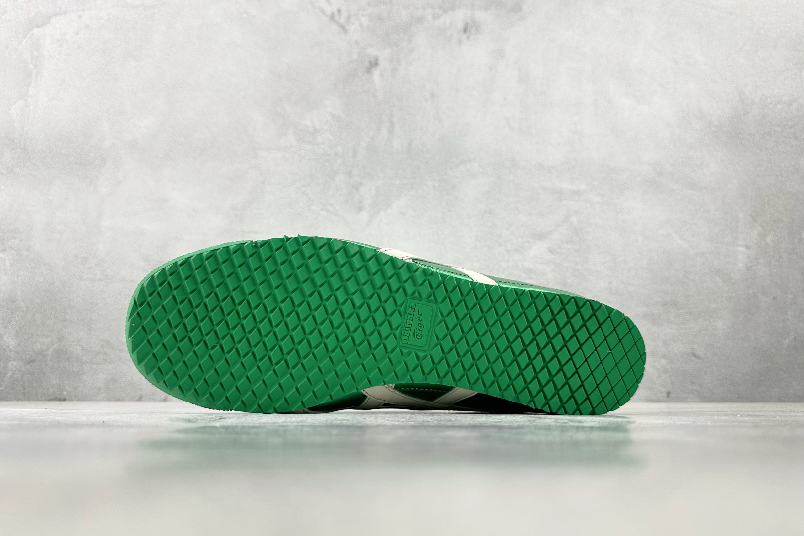 SC 
渠道特供 Onitsuka Tiger鬼塚虎 MEXICO 66 SD 绿色

货号：1183C