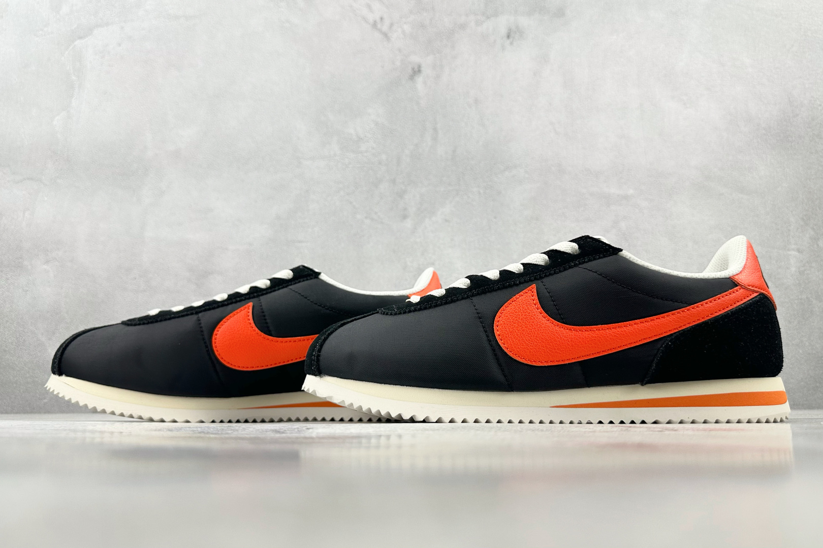 PF 
最强阿甘生产线  Nike Cortez 黑色

货号：HF0263-003
尺码：35.5 3