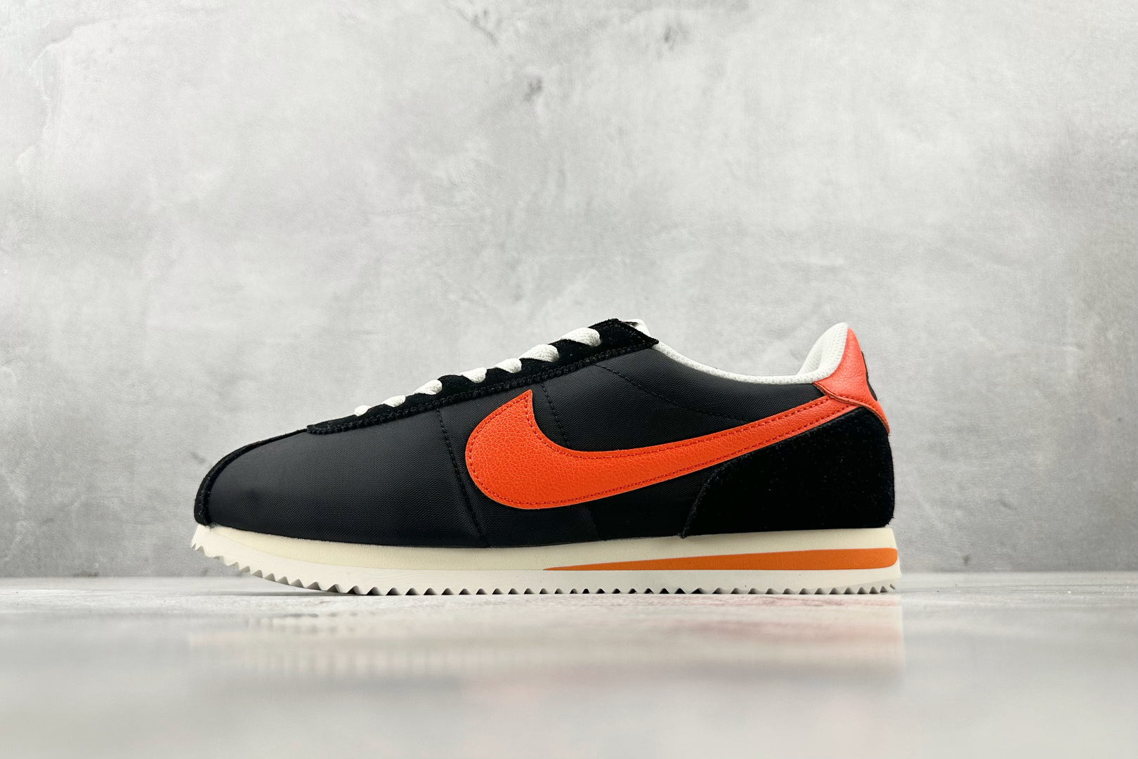 PF 
最强阿甘生产线  Nike Cortez 黑色

货号：HF0263-003
尺码：35.5 3