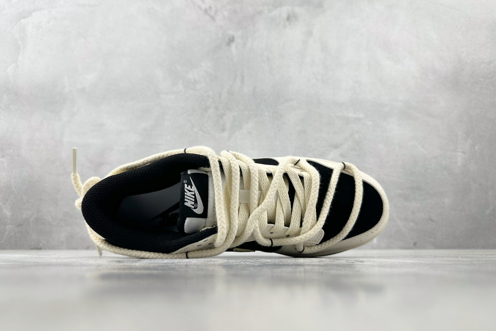 YC 
【定制球鞋】Nike Dunk 小熊猫奶酪 米黑

货号：DD1391-100
尺码：35.5 